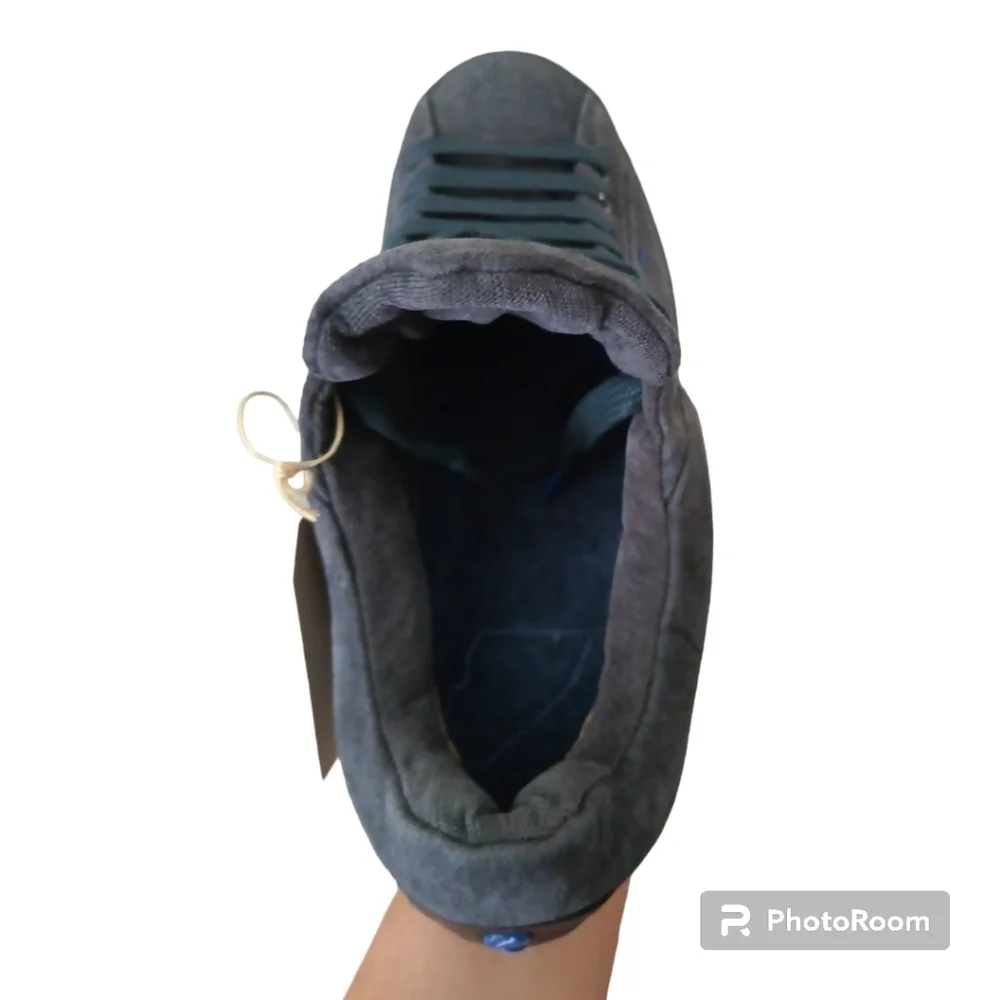 - Satorisan Men's Somerville Winter Smoke Sneakers. Size 42  US (8.5 Men)